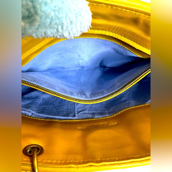 118 Preloved Bottega Veneta Matallic Tote ($ Marked Down 2/11/25) - Picture 6 of 10